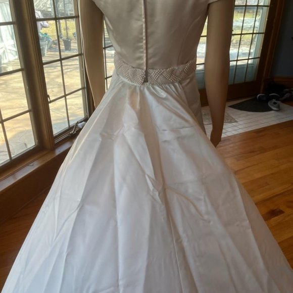*Demetrios Ivory Cream Satin Detachable Train Wedding Dress Bridal Gown Size 6 - Picture 9 of 15
